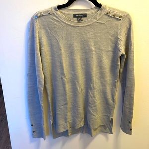 Elegant grey sweater